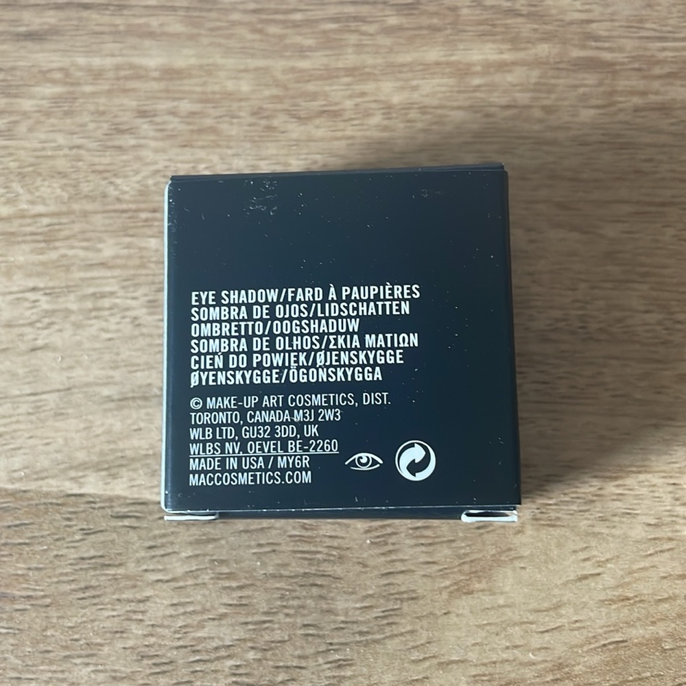 MAC Cosmetics Eyeshadow in Natural Wilderness - Picture 5 of 7